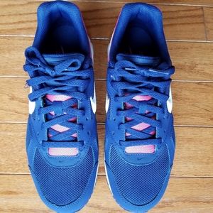 Woman's Nike Air Max